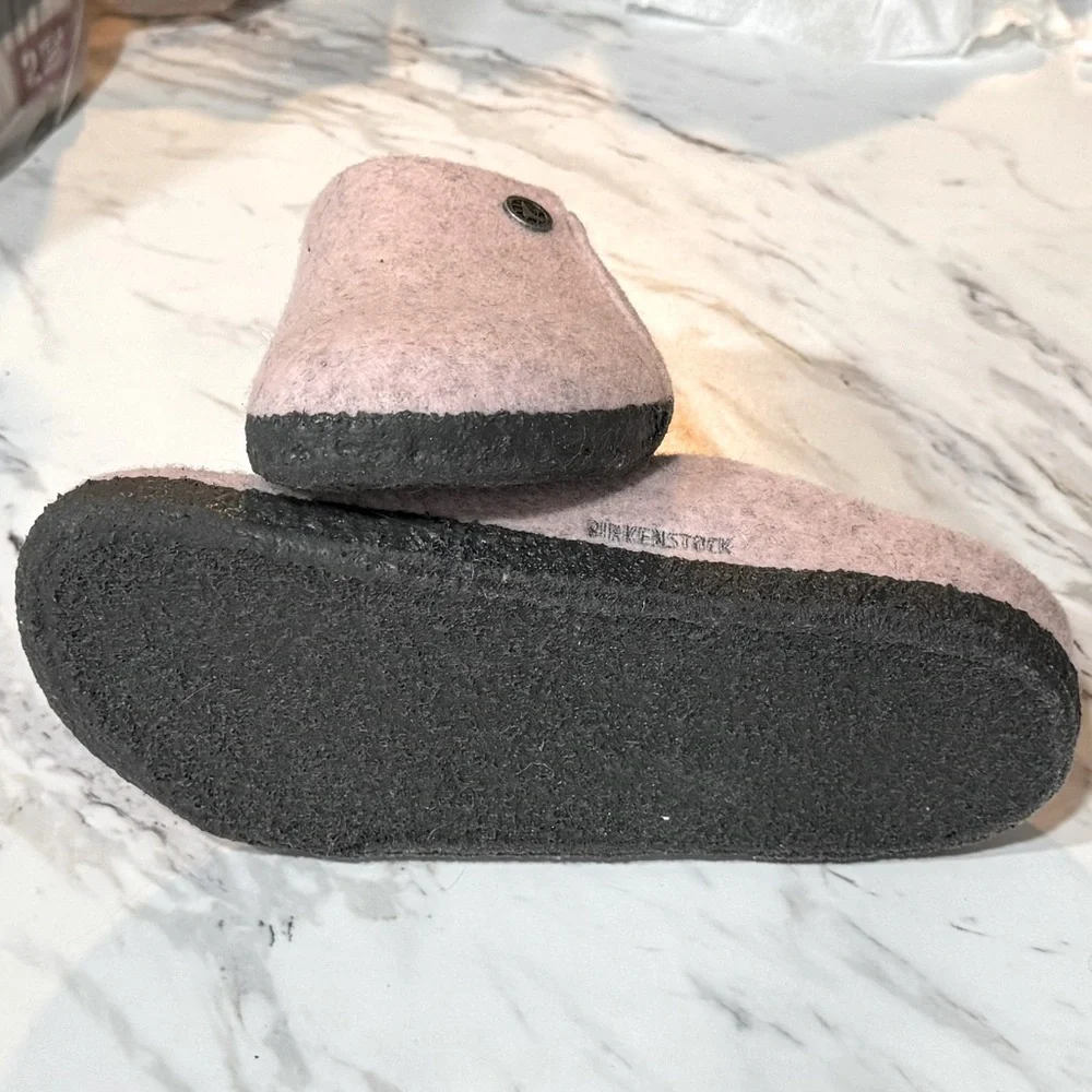 Birkenstock big kids pink shearling slipper 
34 220 L3 size 3-3.5 - Picture 2 of 9